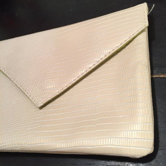 Ipsy Cream Mini Bag - Picture 5 of 8